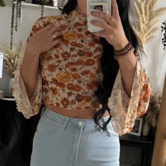 015 Boho Floral Print Scallop hem Blouse - Picture 2 of 6